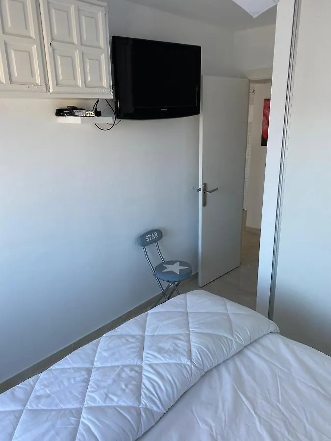 Appartement Moderne Premiere Ligne De Mer Avec Piscine Roses 0*,