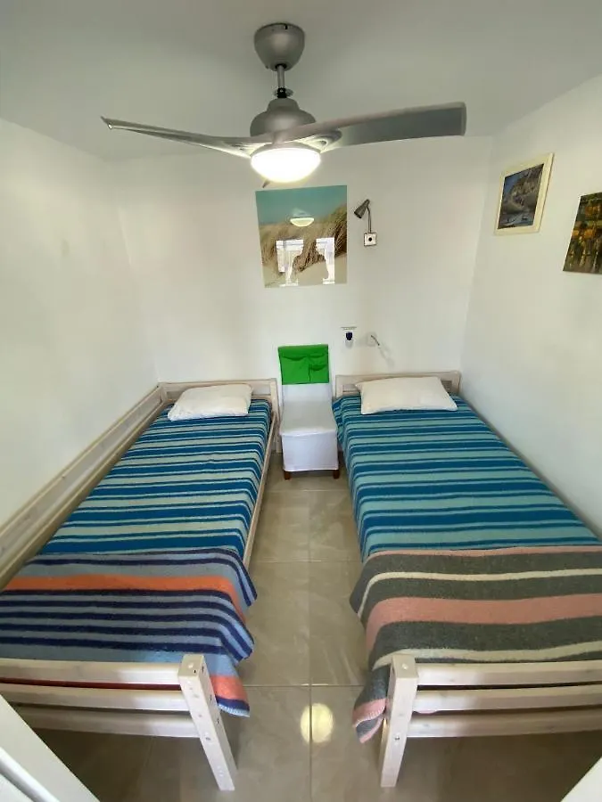 Apartment Appartement Moderne Premiere Ligne De Mer Avec Piscine Roses Spain