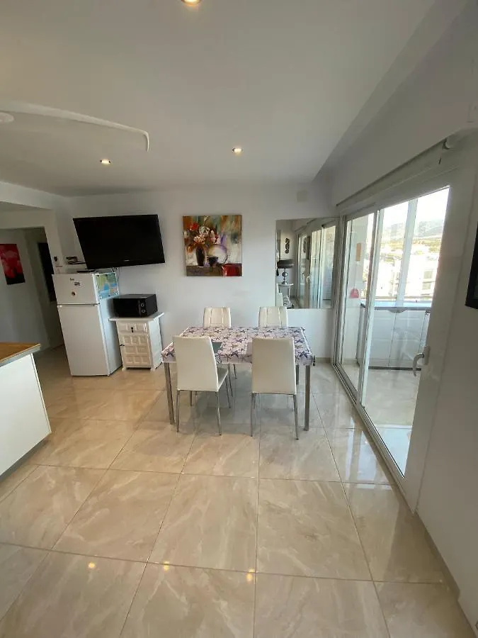 Appartement Moderne Premiere Ligne De Mer Avec Piscine Roses