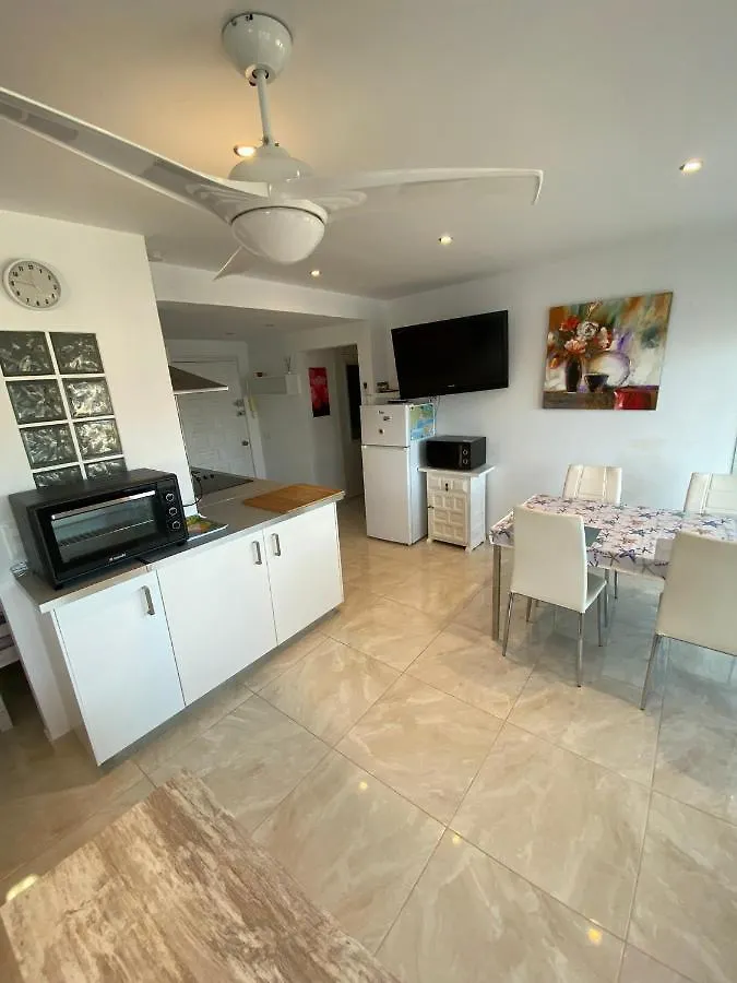 Appartement Moderne Premiere Ligne De Mer Avec Piscine Roses Spain