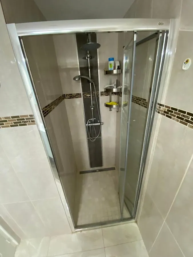 Appartement Moderne Premiere Ligne De Mer Avec Piscine Roses Apartment