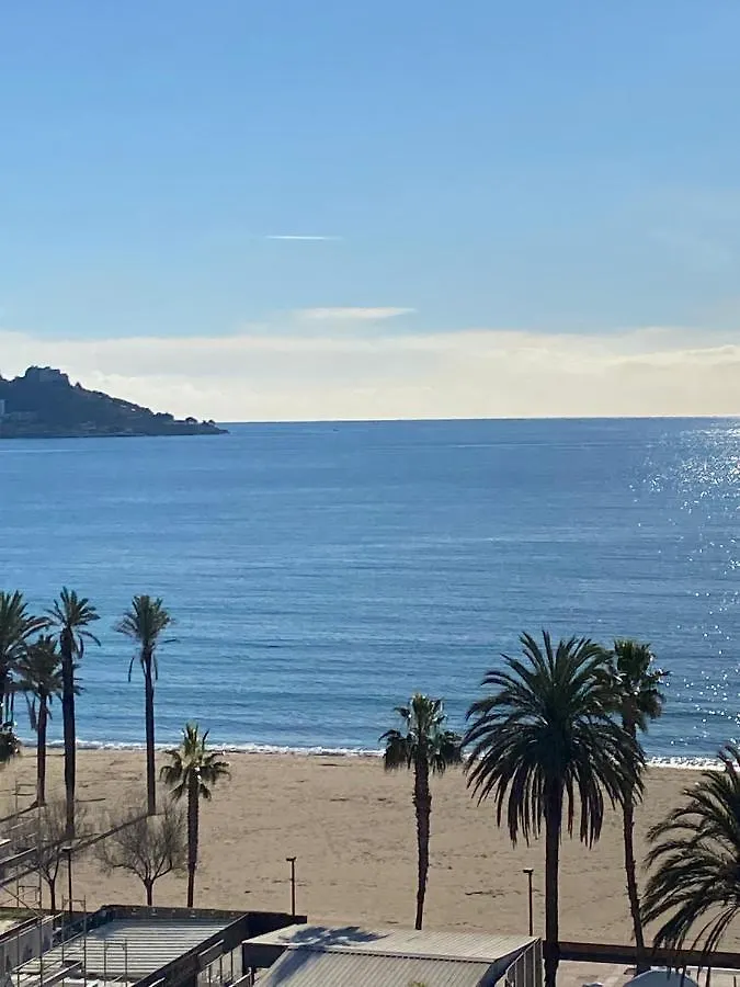 Appartement Moderne Premiere Ligne De Mer Avec Piscine Roses